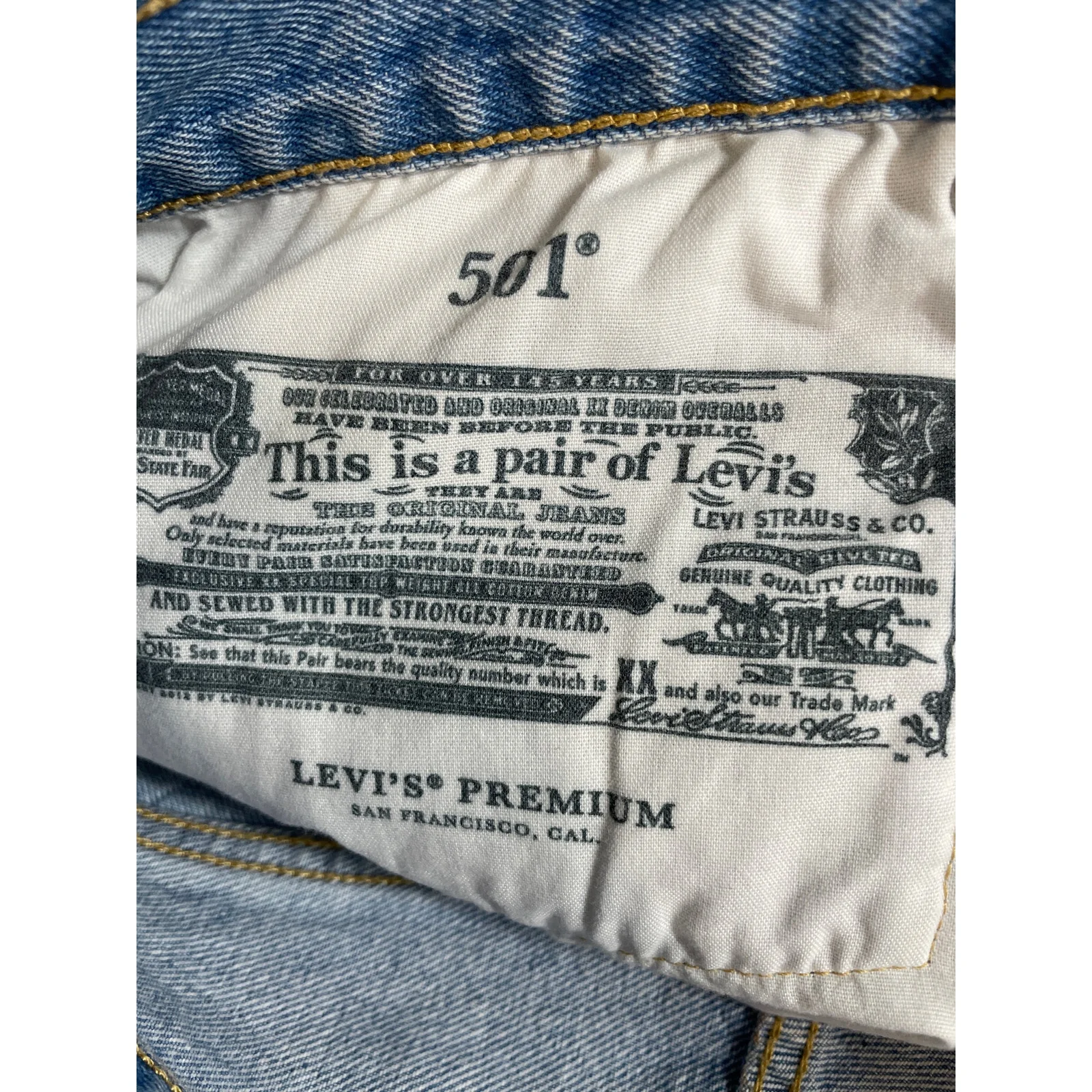 Levi's 501 Women's Blue High Waisted Cut Off Frayed Denim Jean Shorts Size 33 - Image 8