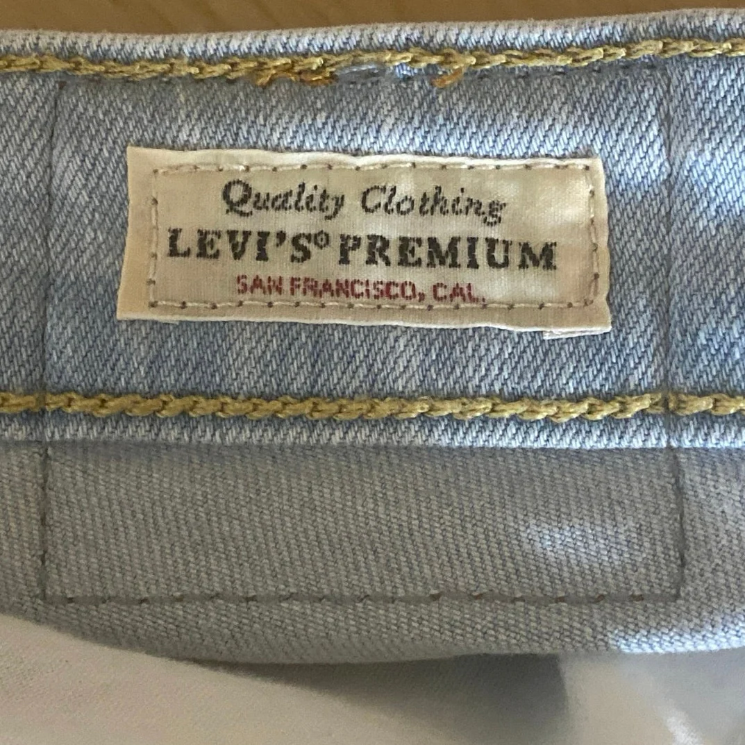 Levi's 726 Flare Women's Blue Light Wash Distressed Bootcut Denim Jeans Size 29 - Image 6