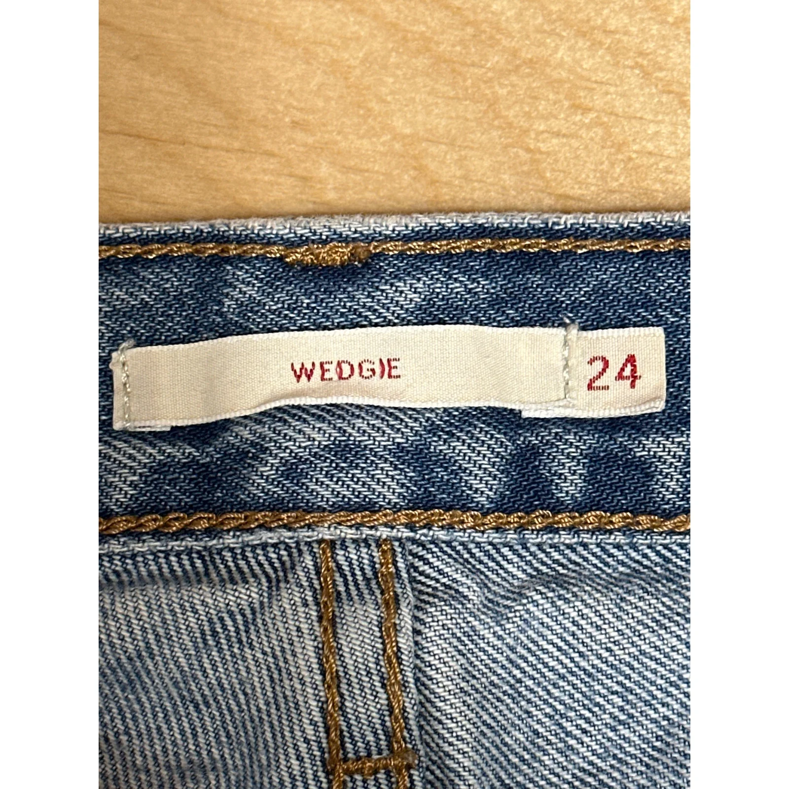 Levi's Wedgie Women's Blue Mid Rise Frayed Raw Hem Skinny Denim Jeans Pants 24 - Image 4