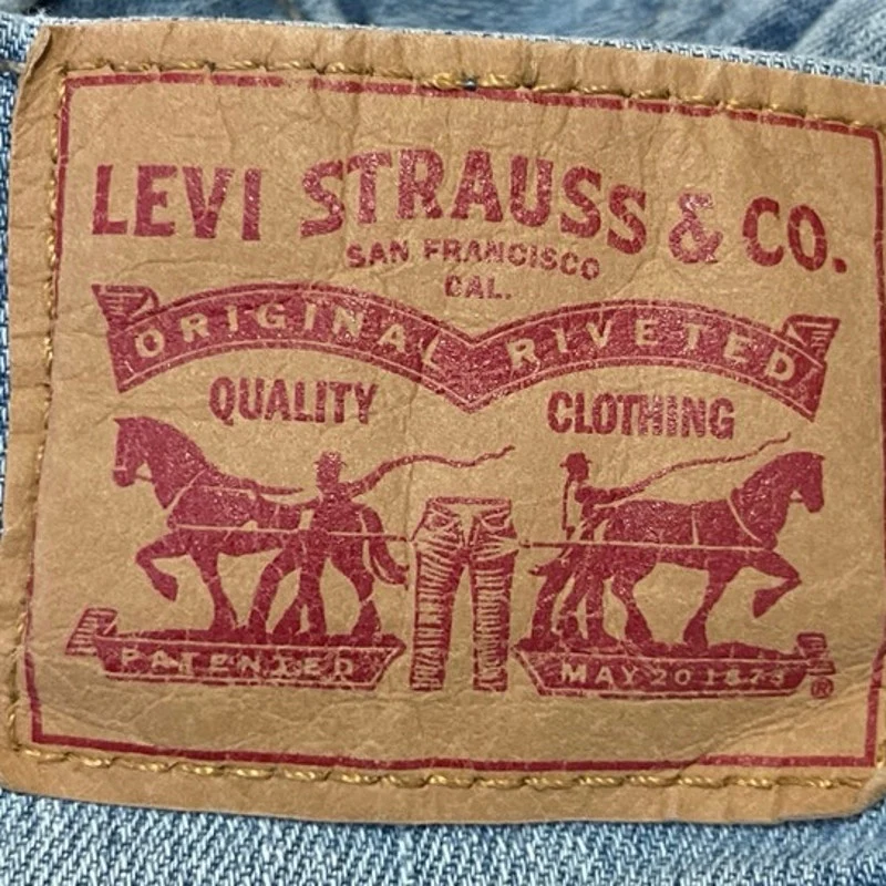Levi's Women's Blue High Waist Medium Wash Denim Frayed Raw Hem Jeans Shorts 26 - Image 4