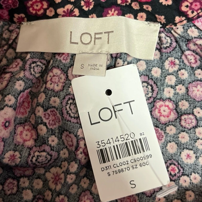 Loft Women's Multicolor Floral Cap Flutter Sleeve Crew Neck Blouse Top Size S - Image 3