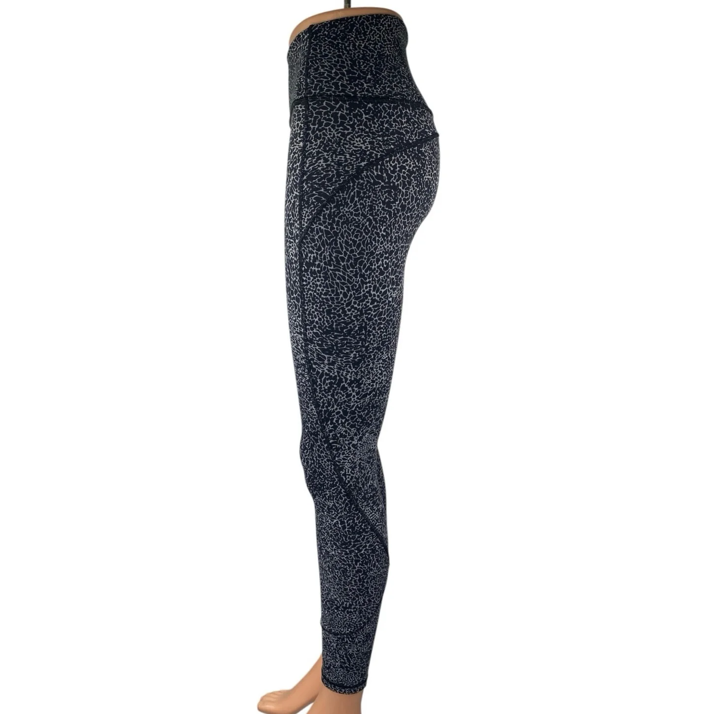 Lululemon In Movement Tight 25" Black Leopard Yoga Athletic Leggings Pants 4 - Image 2