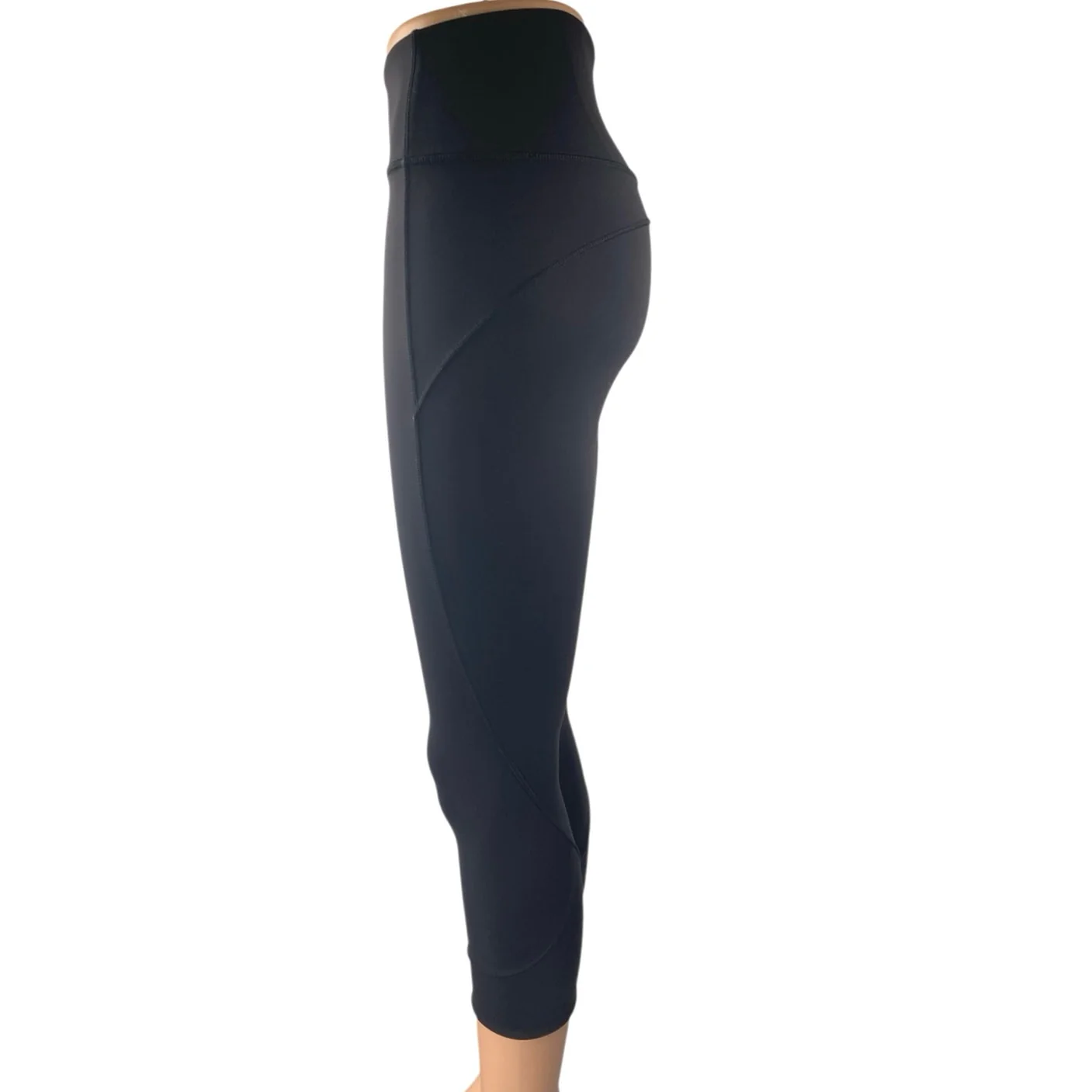 Lululemon In Movement Women's Black Crop Yoga Athletic Leggings Pants Size 4 - Image 2