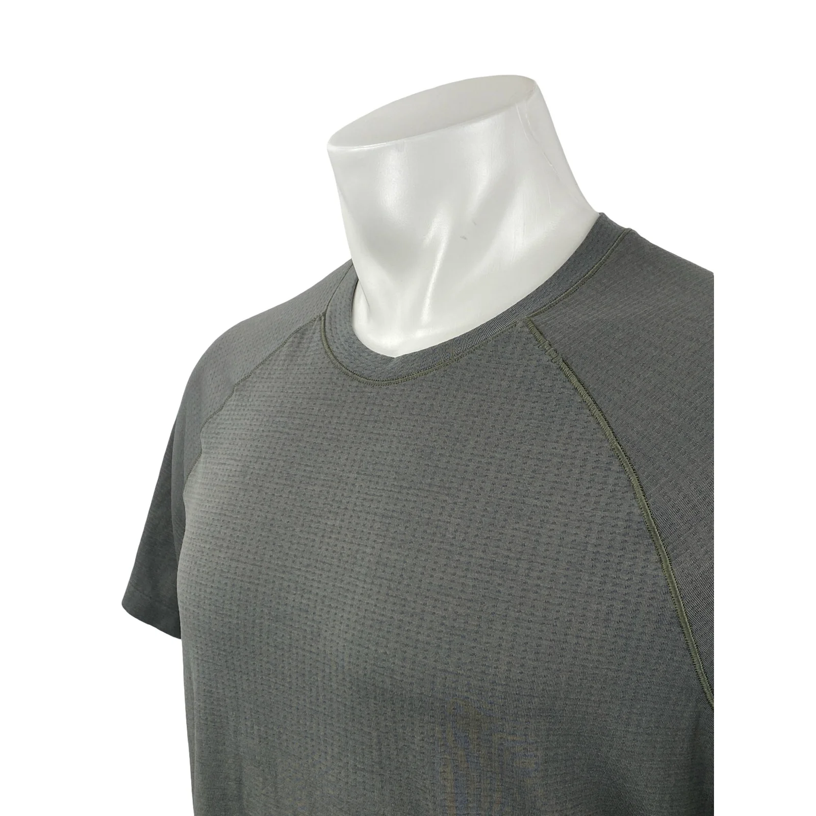 Lululemon Men's Gray Short Sleeve Running Workout Athletic T Shirt Tee Top L/XL - Image 3