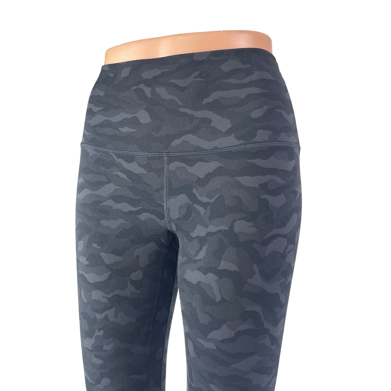 Lululemon Women's Black Camo Yoga Running Workout Athletic Leggings Pants Size 6 - Image 3