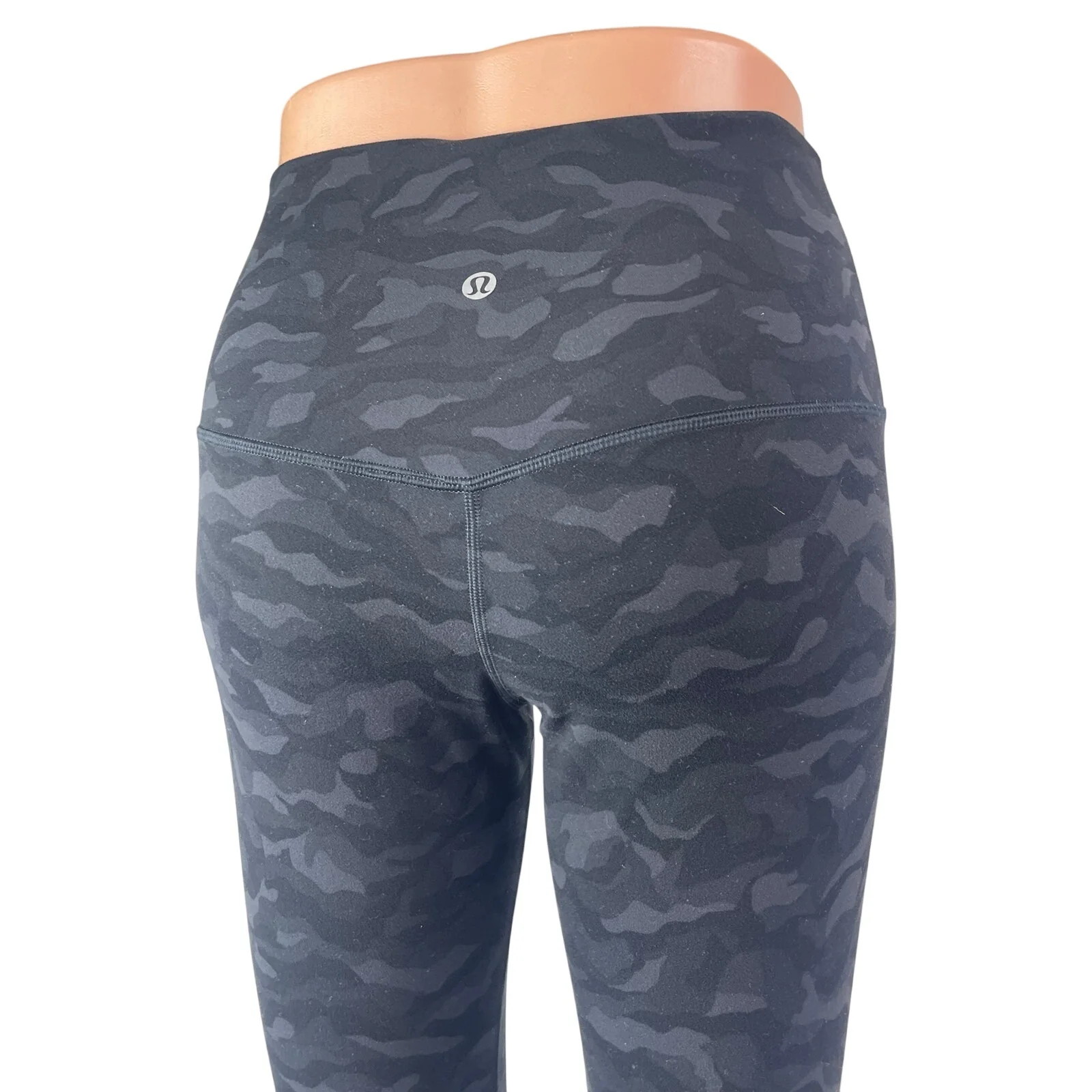 Lululemon Women's Black Camo Yoga Running Workout Athletic Leggings Pants Size 6 - Image 4
