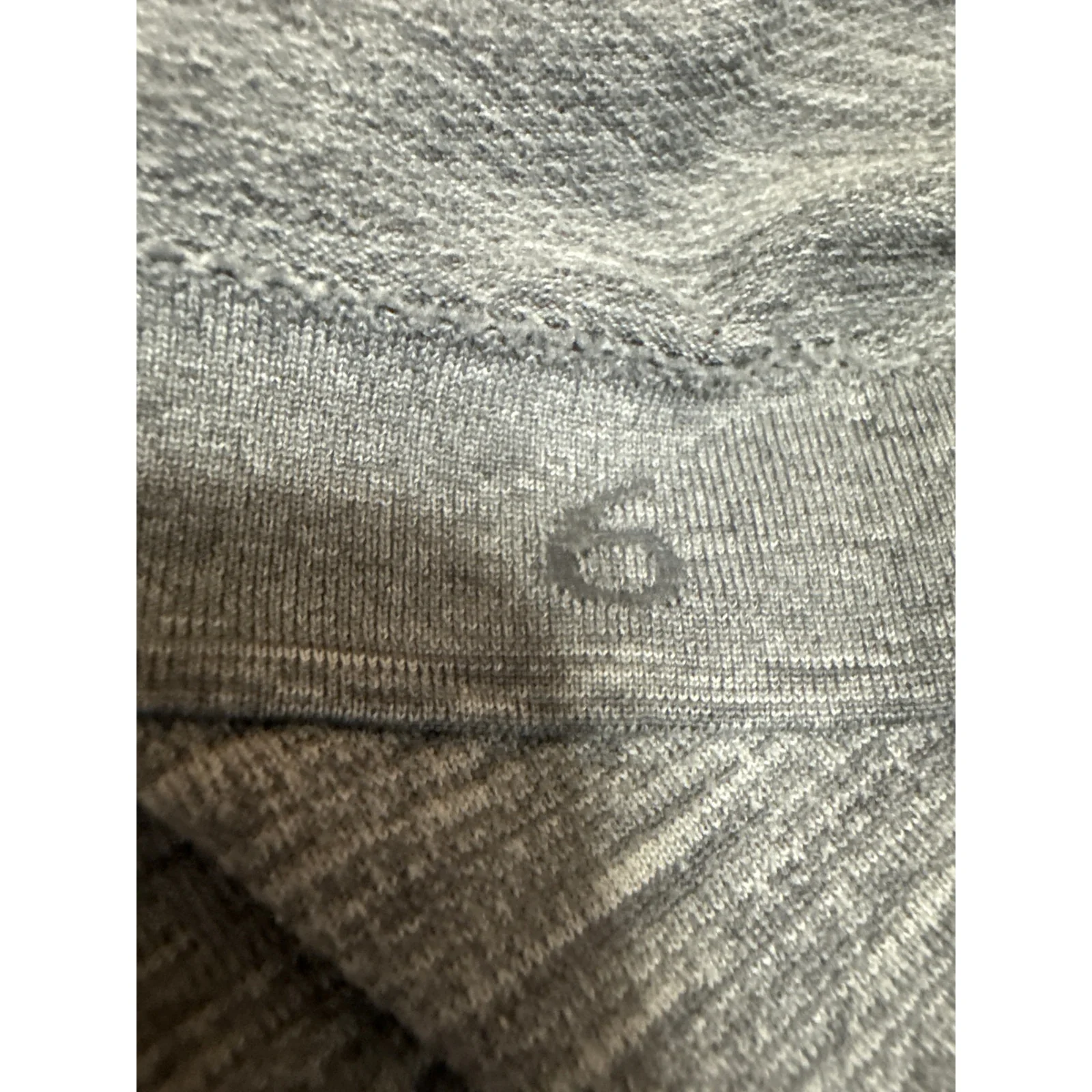 Lululemon Women's Gray Racerback Yoga Workout Running Athletic Tank Top Size 6 - Image 5