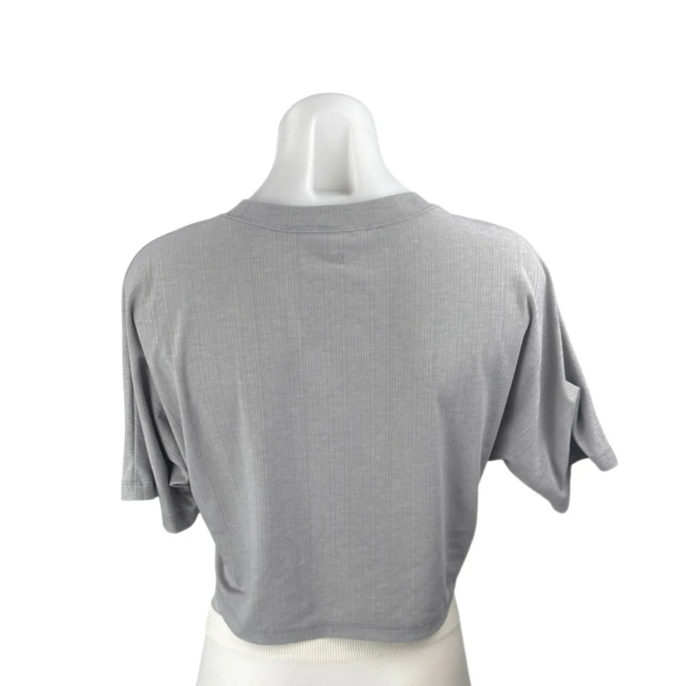 Lululemon Women's Gray Short Sleeve Yoga Athletic Crop T Shirt Tee Top Size 2 - Image 3