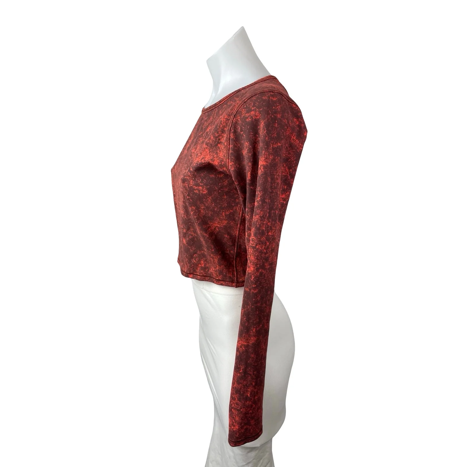 Lululemon Wunder Train Red Denim Wash Long Sleeve Yoga Athletic Crop Top Size 8 - Image 2