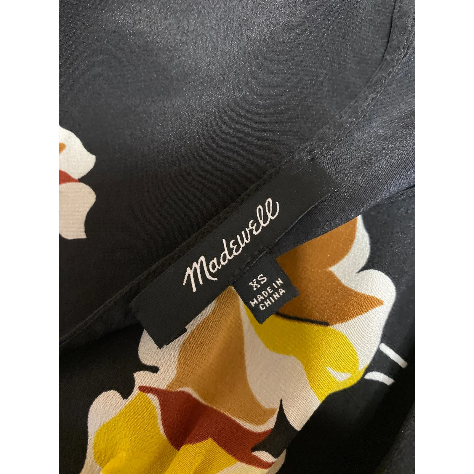 Madewell Black Floral 100% Silk Long Sleeve V Neck Cropped Blouse Top Size XS - Image 3