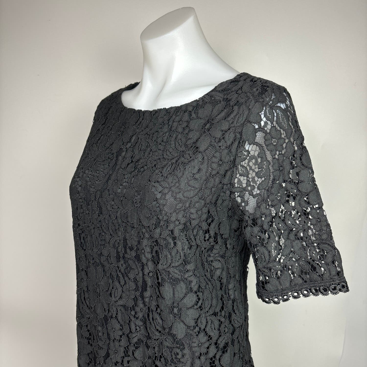 Marisa & Marie Black Italian Floral Lace Short Sleeve Shift Mini Dress Size M - Image 4