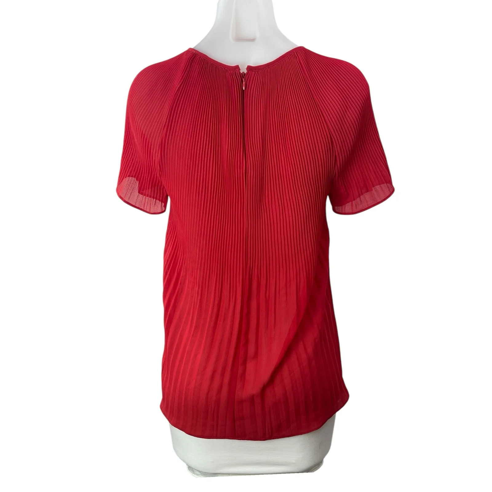 Michael Kors Women's Red Plisse Short Sleeve Round Neck Shirt Blouse Top Size S - Image 2