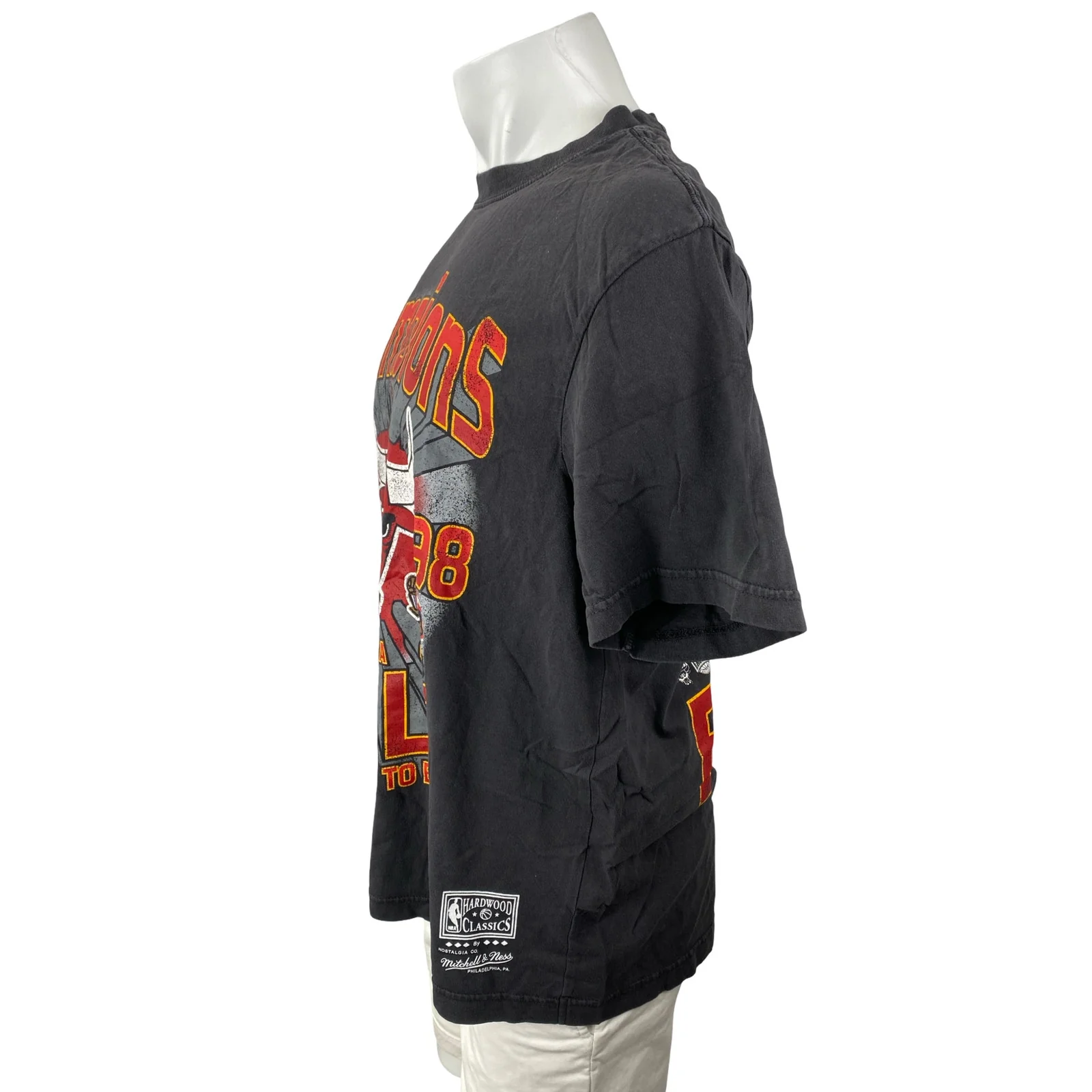 Mitchell & Ness Chicago Bulls Explode Champions Mens Black Graphic T-Shirt Top M - Image 2