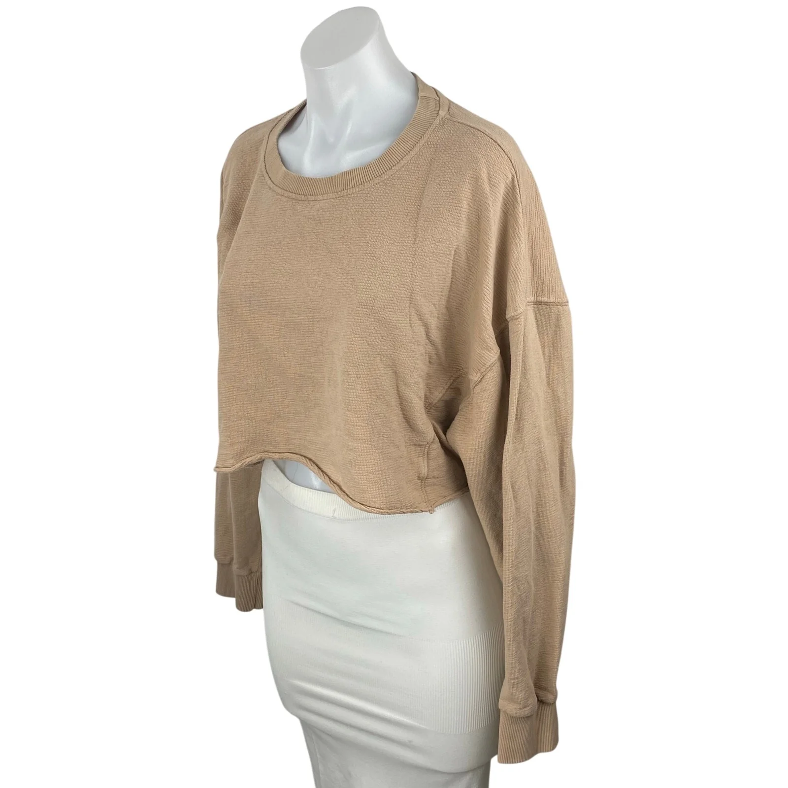 Mono B Women's Tan Crew Neck Knit Long Sleeve Cropped Sweatshirt Top Size M - Image 2