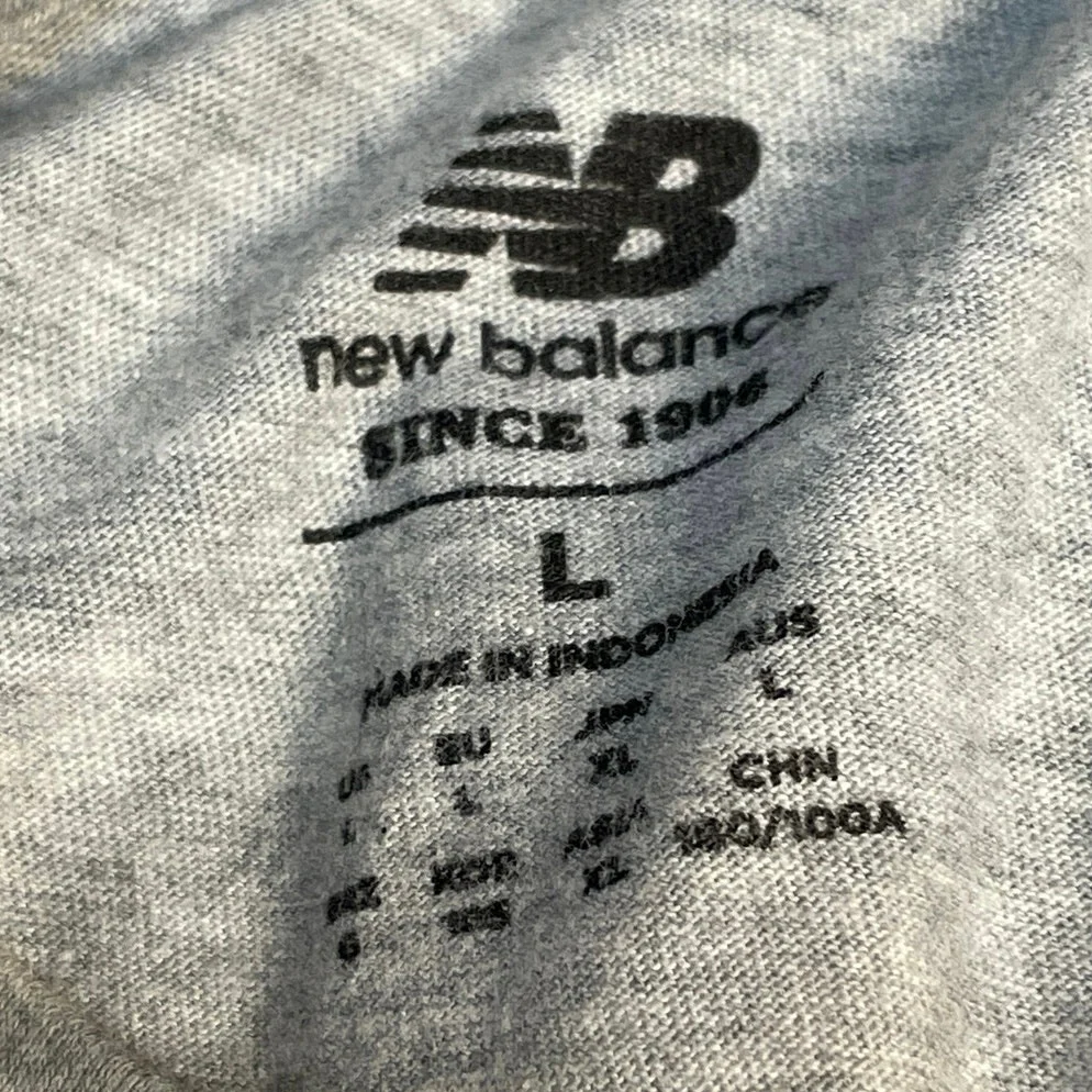 New Balance Men's Gray 550 Sneakers Graphic Short Sleeve T Shirt Tee Top Size L - Image 4