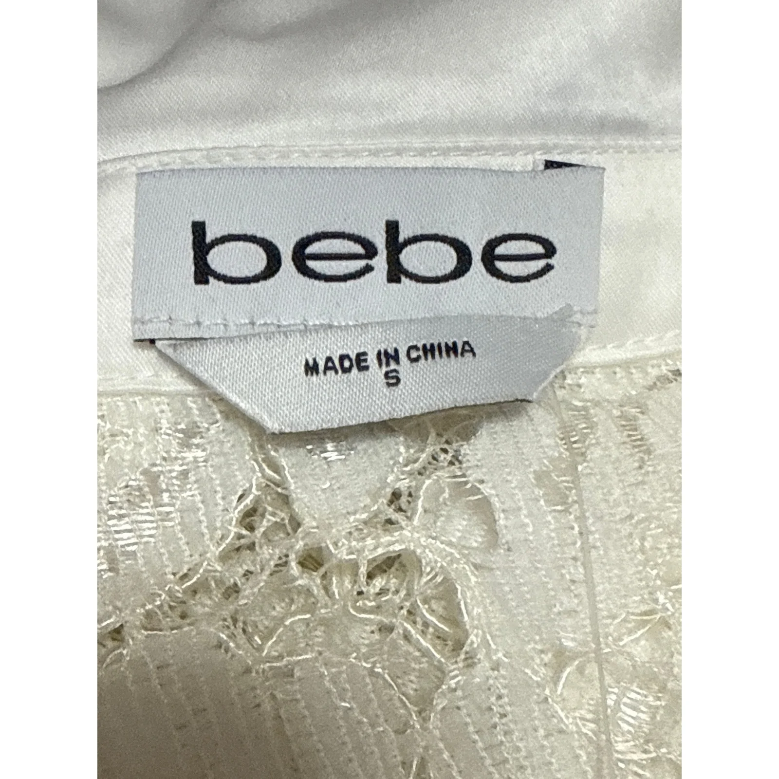 NEW Bebe White Floral Lace Collared Long Sleeve Button Down Shirt Blouse Top S - Image 4