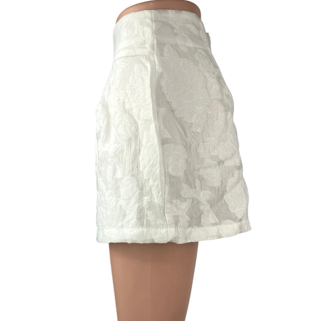 NEW Fashion Nova White Floral Textured Jacquard High Waist Wide Leg Shorts Sz L - Image 2