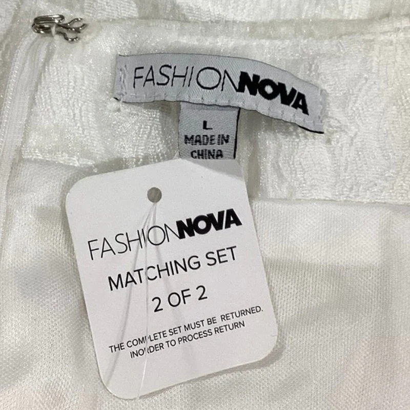 NEW Fashion Nova White Floral Textured Jacquard High Waist Wide Leg Shorts Sz L - Image 5