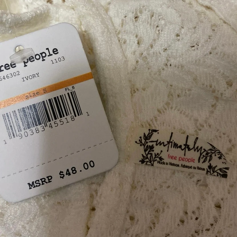 NEW Free People White Floral Lace Sleeveless Racerback Blouse Tank Top Size S - Image 4