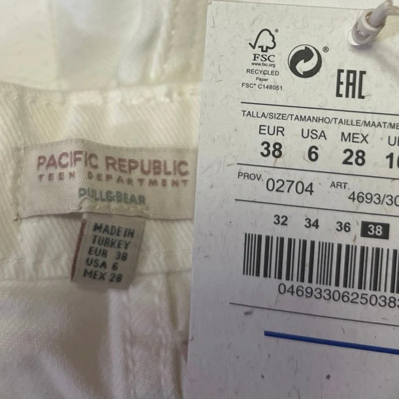 NEW Pull & Bear Pacific Republic White High Waisted Denim Jean Shorts Size 6 - Image 4