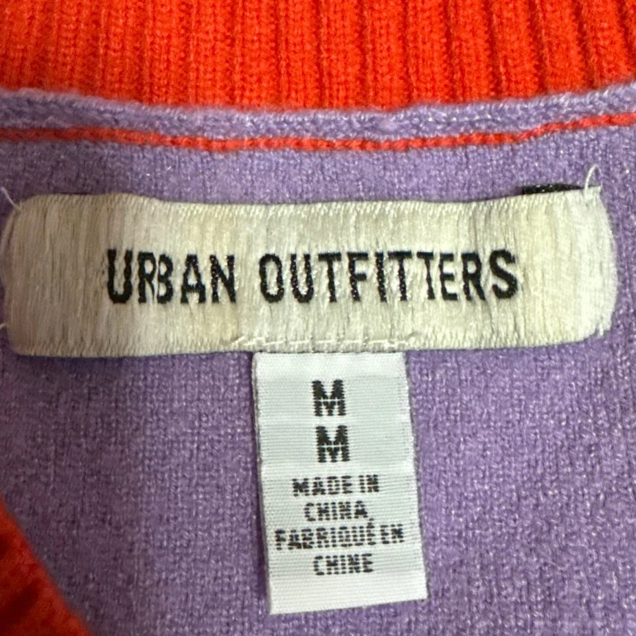 NEW Urban Outfitters Purple Red Strawberry Sleeveless Crop Sweater Vest Top Sz M - Image 4