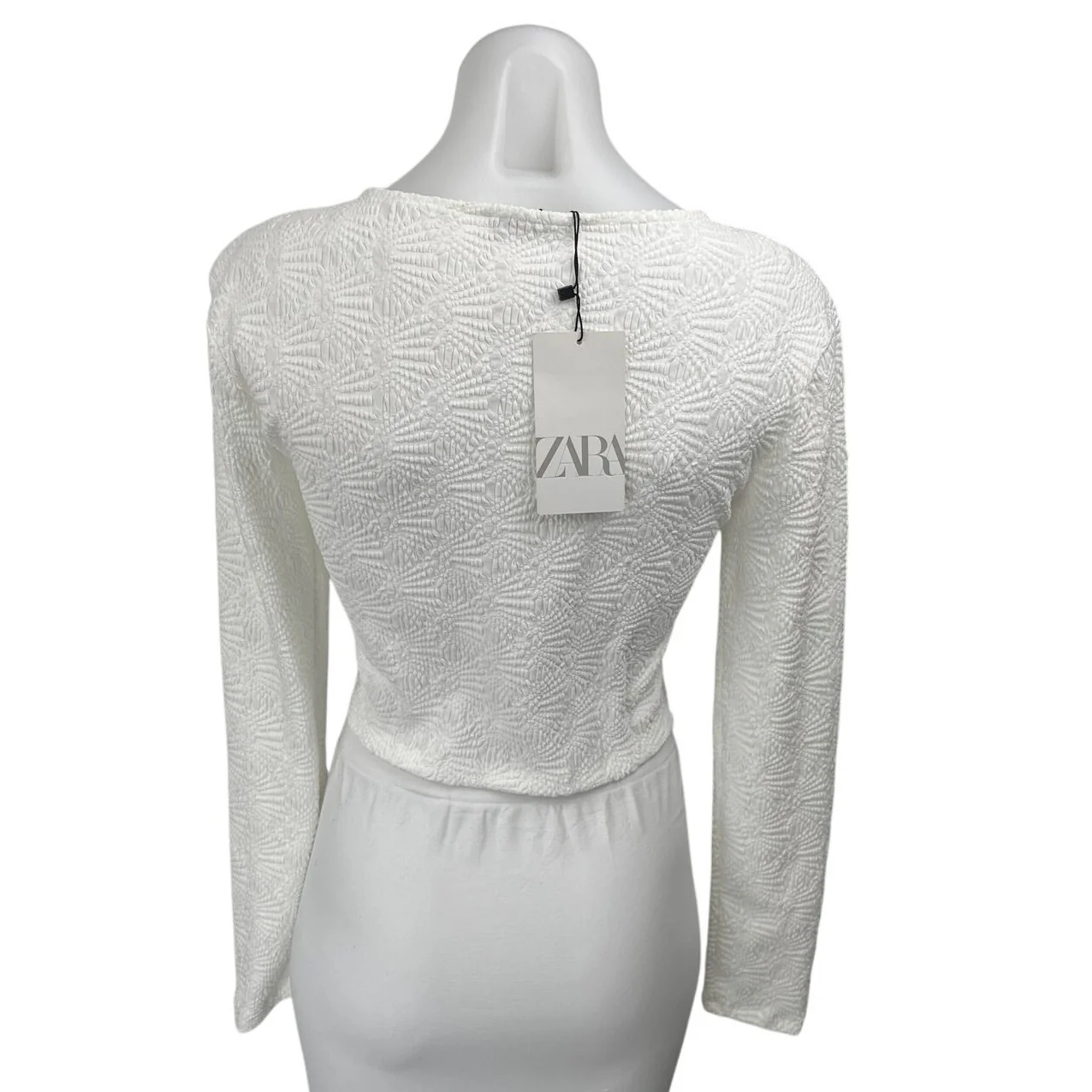 NEW Zara White Long Sleeve Textured Knit Cropped Pullover Sweater Top Size L - Image 2