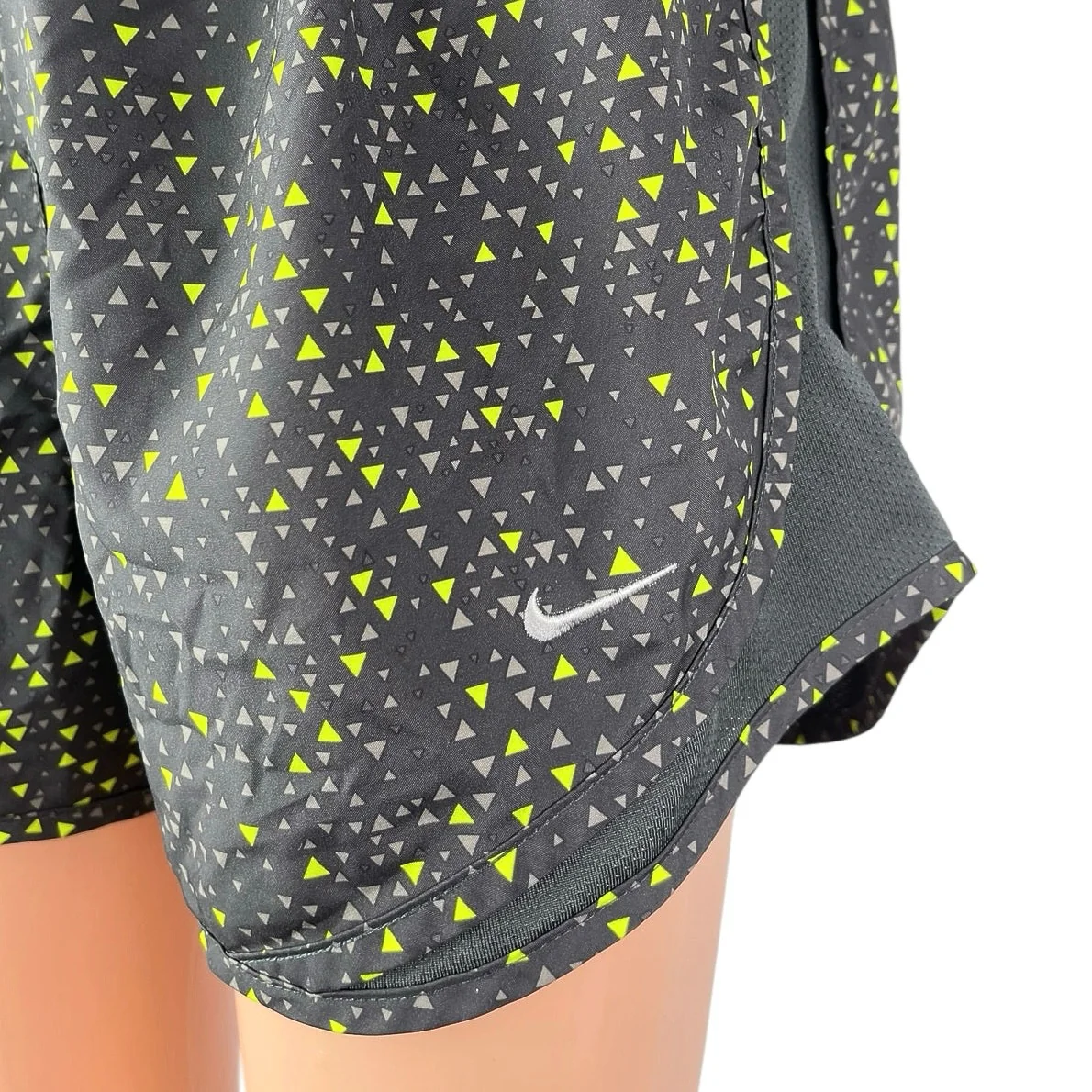 Nike Tempo Dri Fit Women's Black Green Geometric Yoga Athletic Running Shorts M - Image 3