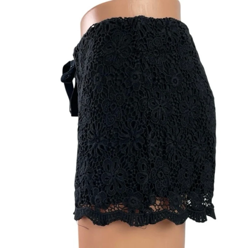 No Boundaries Black Mid Rise Floral Lace Embroidered Drawstring Mini Shorts Sz M - Image 2