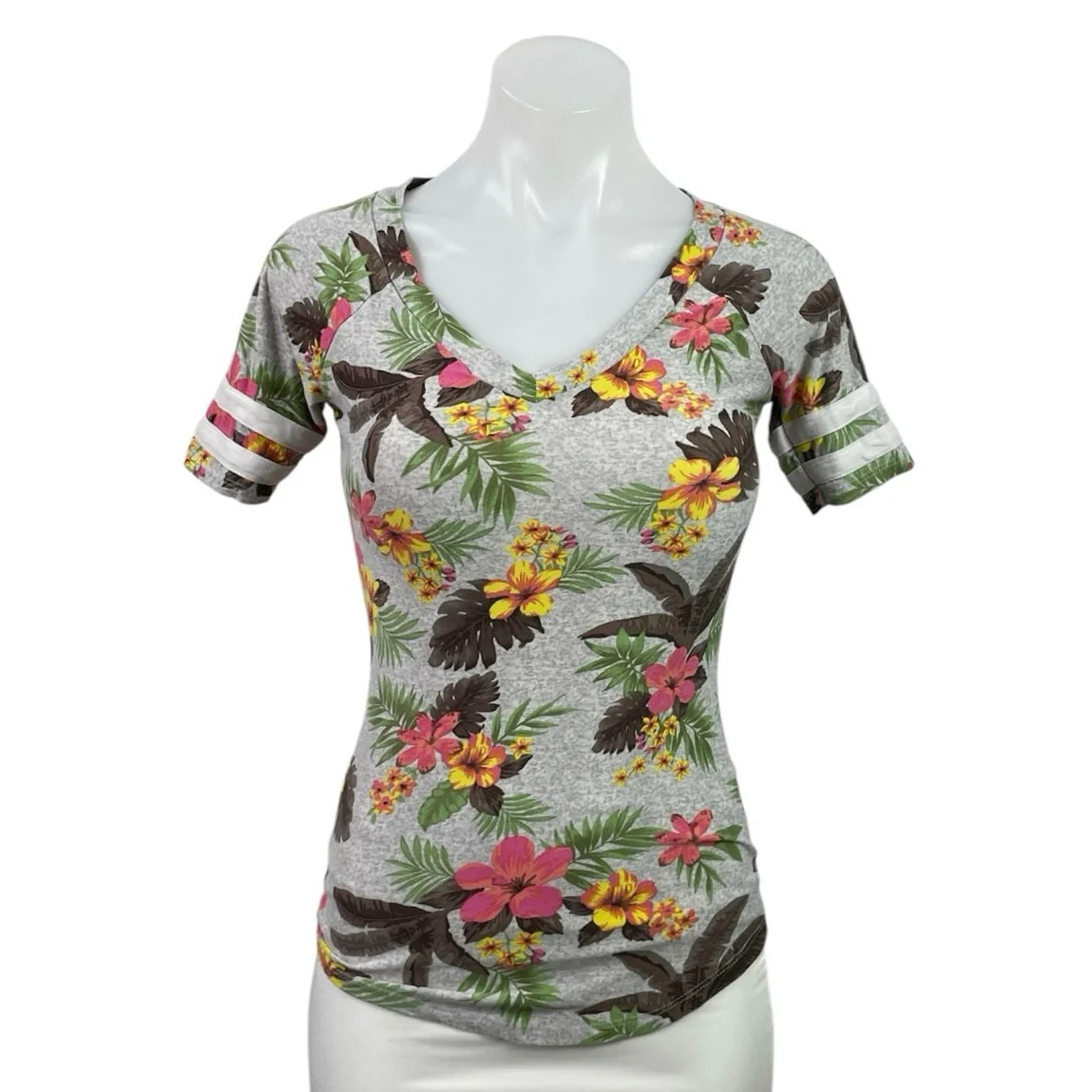 No Boundaries Tropical Floral V Neck Short Sleeve Slim Basic Tee T-Shirt Top XS