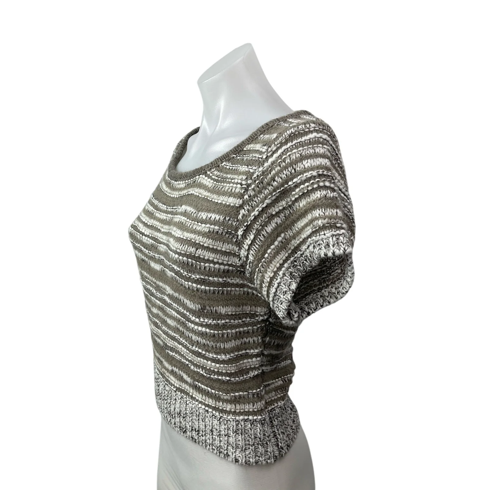 Nyunyu Women's Beige Knit Short Sleeve Round Neck Sweater Crop Top One Size - Image 2