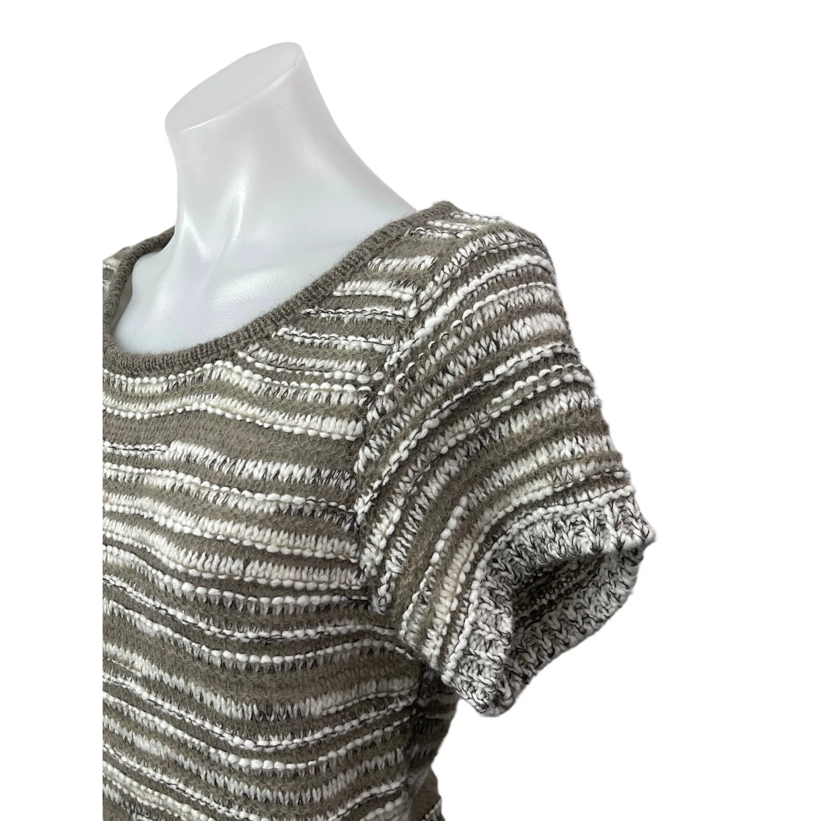 Nyunyu Women's Beige Knit Short Sleeve Round Neck Sweater Crop Top One Size - Image 3