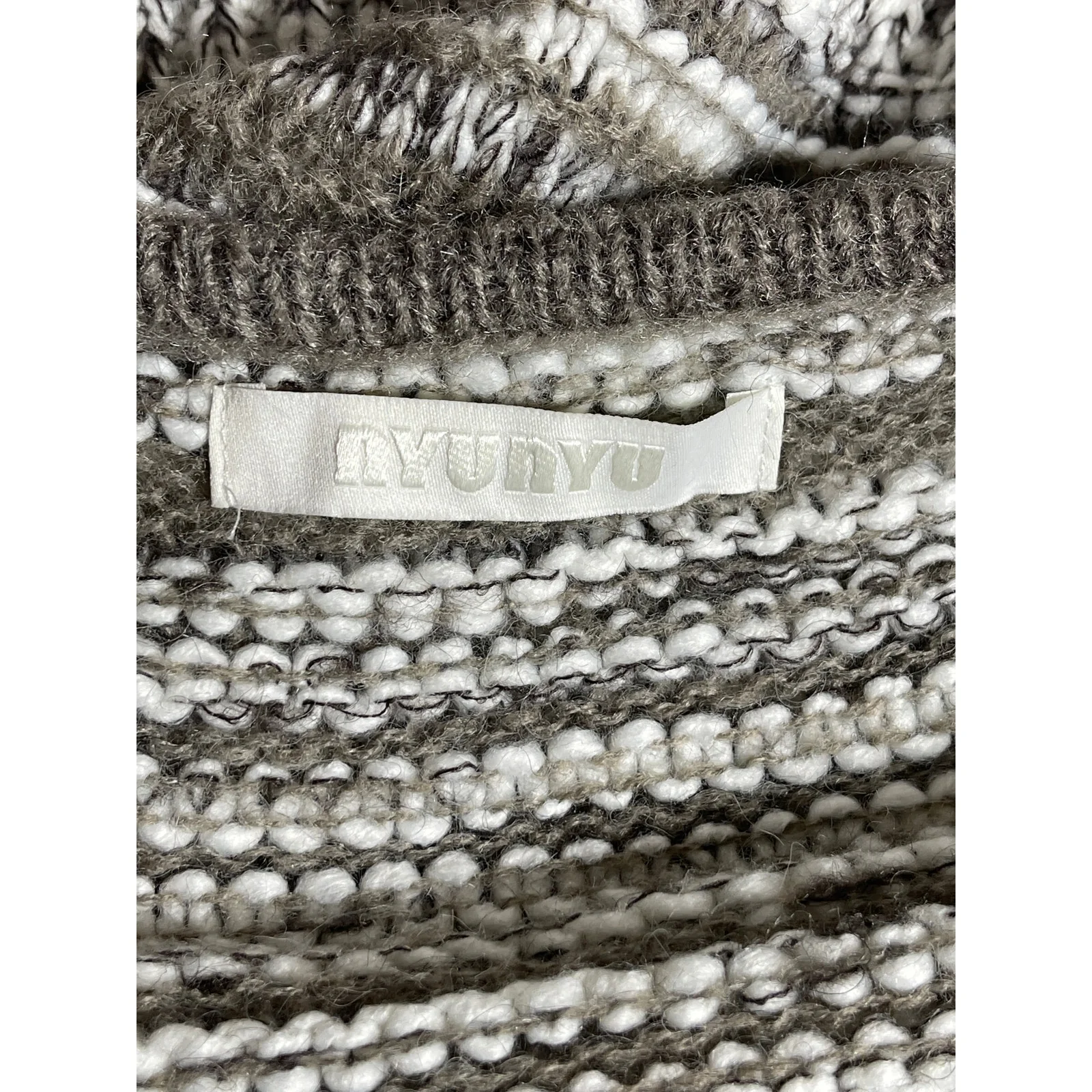 Nyunyu Women's Beige Knit Short Sleeve Round Neck Sweater Crop Top One Size - Image 5