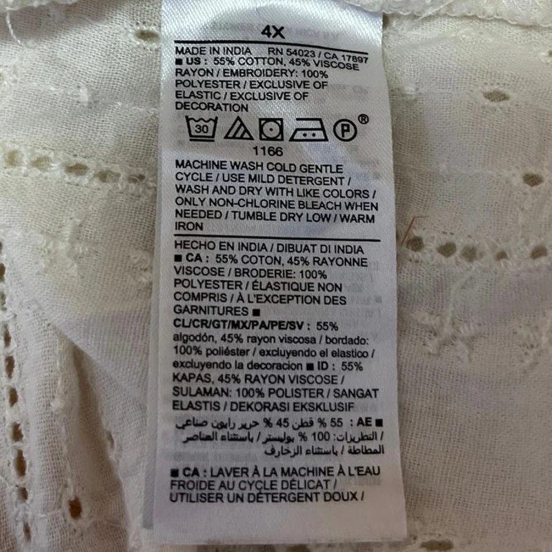 Old Navy White Short Sleeve Floral Eyelet Embroidered Smocked Blouse Top Size 4X - Image 4