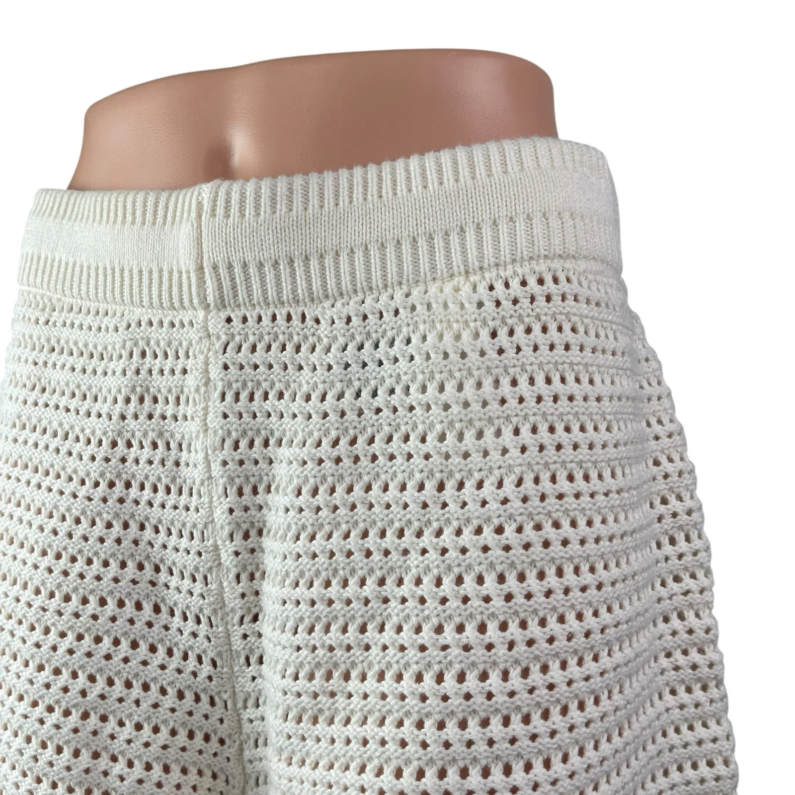 Old Navy Women's White Crochet Open Knit High Waisted Beach Mini Shorts Size M - Image 2