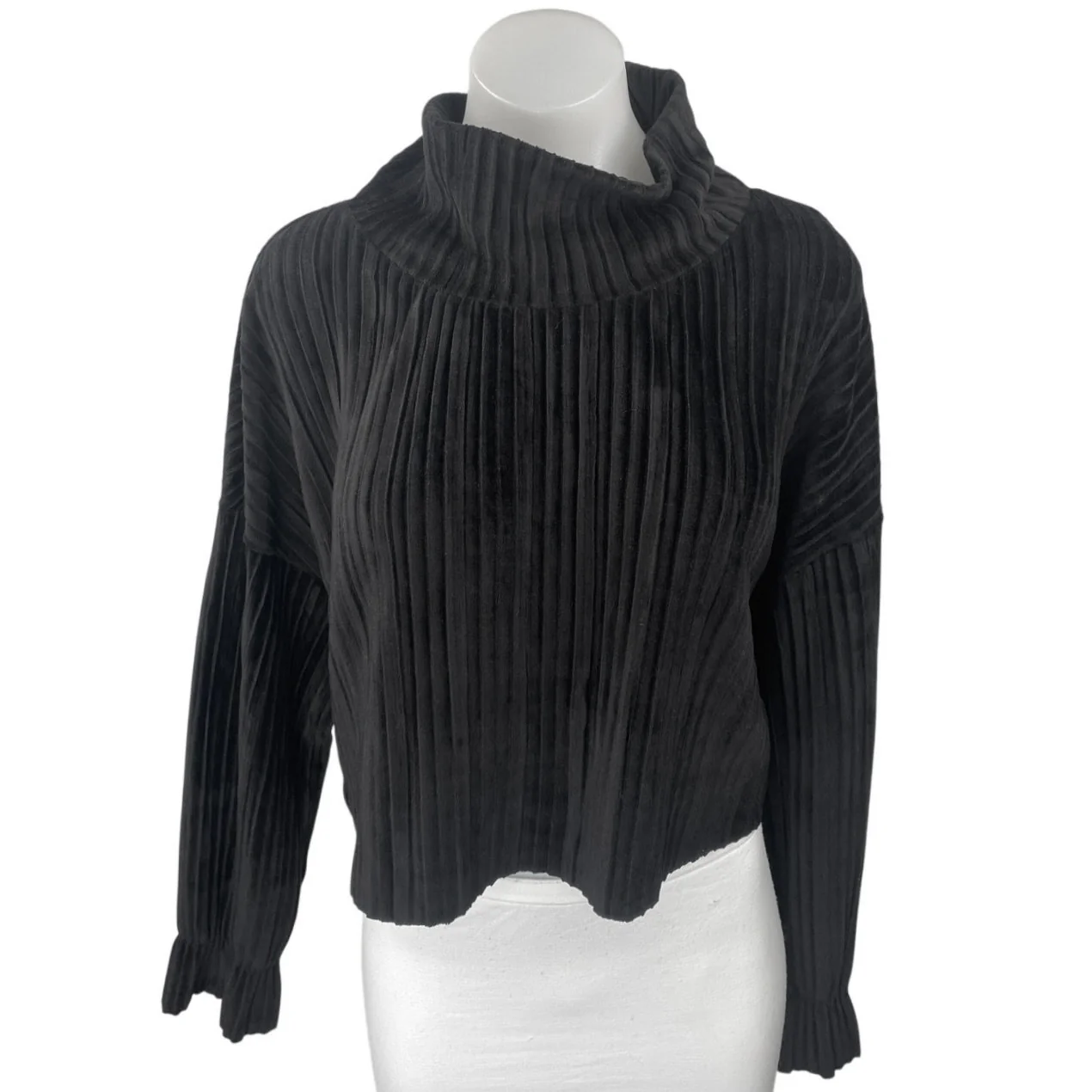 Ontwelfth Women's Black Pleated Knit Long Sleeve Turtleneck Sweater Top Size S