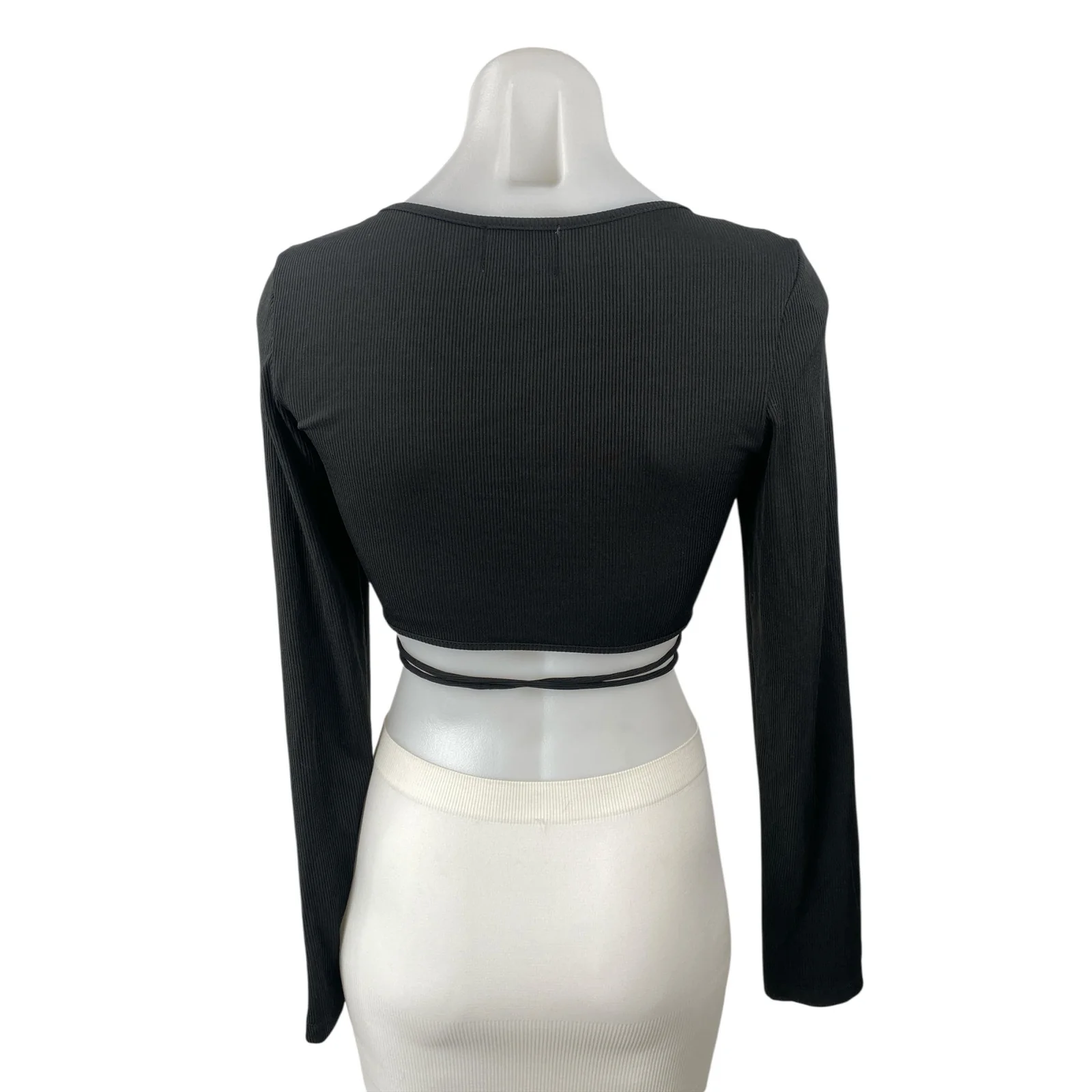 Princess Polly Women's Black Ruched V Neck Long Sleeve Tie Waist Crop Top Size 6 - Image 4