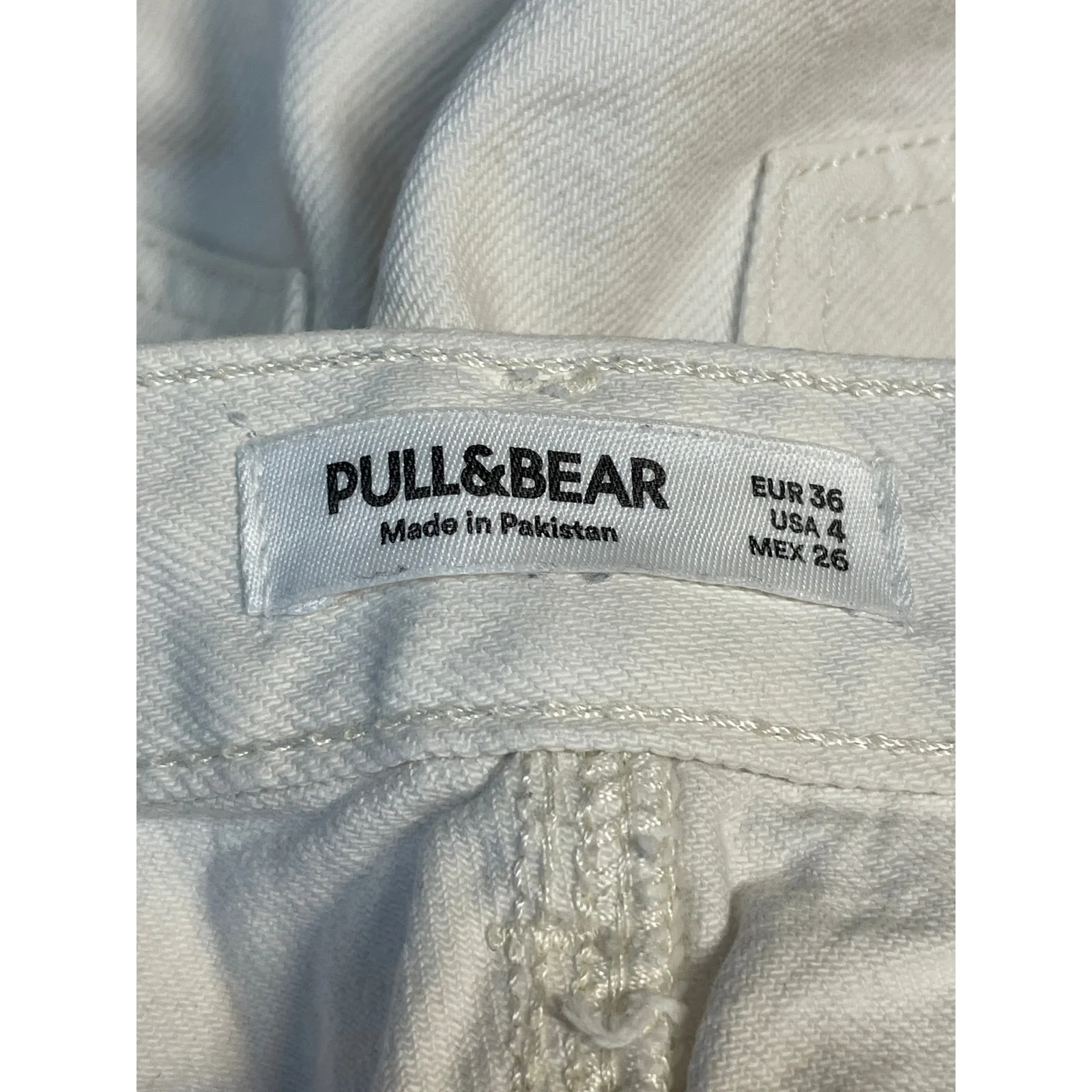 Pull & Bear Women's White High Rise Raw Hem Wide Leg Baggy Denim Jeans Size 4 - Image 4