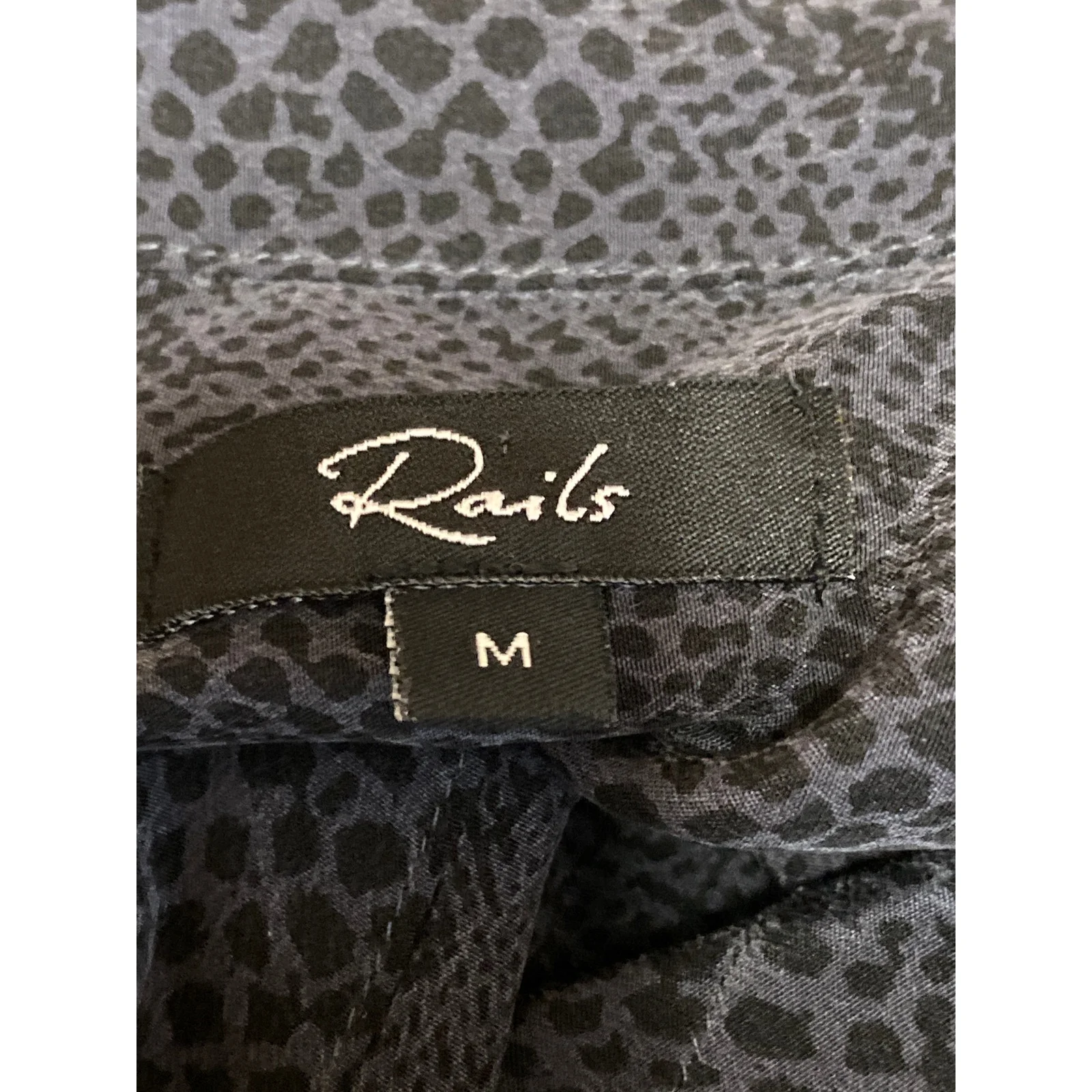 Rails 100% Silk Womens Black Snakeskin Print Long Sleeve Button Down Shirt Top M - Image 3