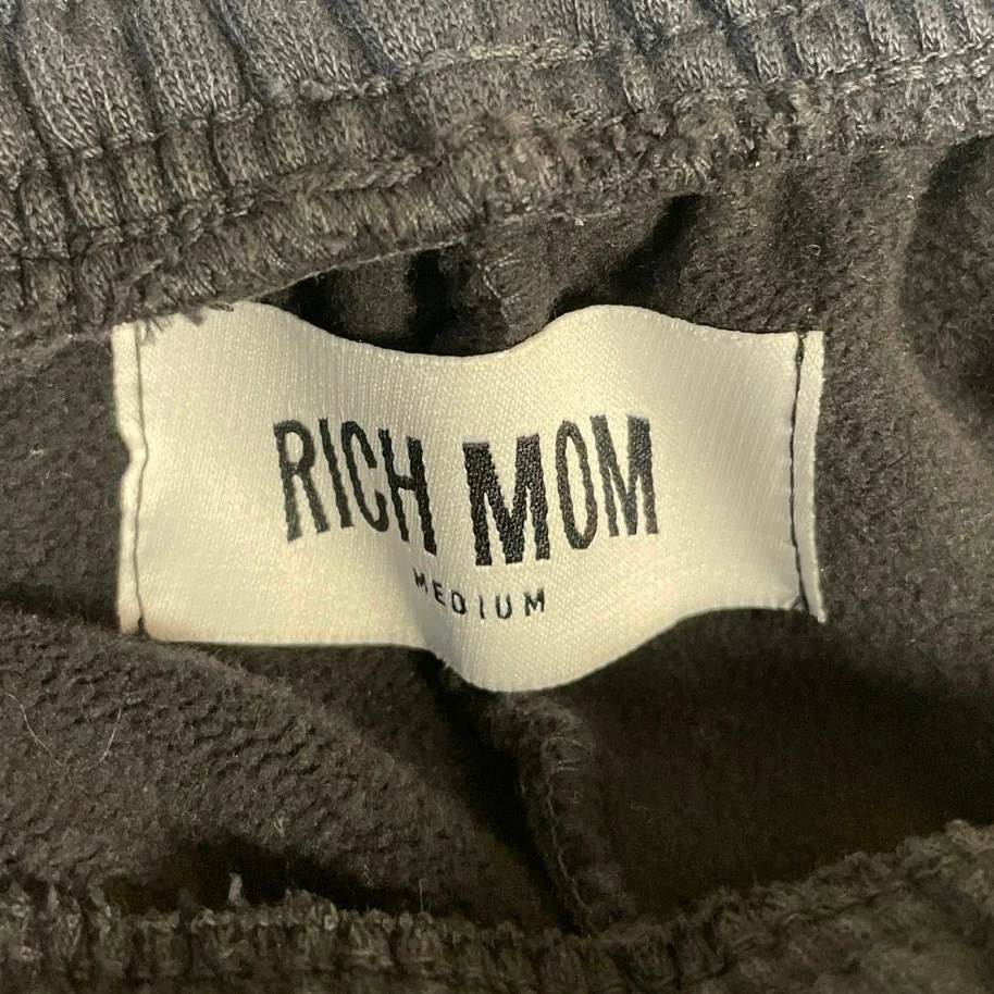 Rich Mom Gear Essentials Casual Lounge Yoga Gym Athletic Activewear Shorts Sz M - Image 5