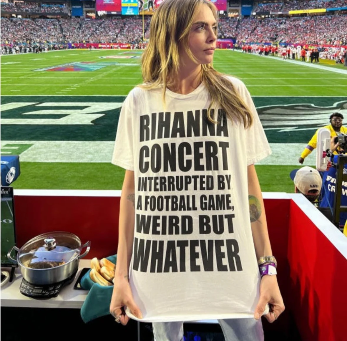 Savage X Fenty Limited-Edition LVII Superbowl Rihanna Surprise Tee Size L - Image 2