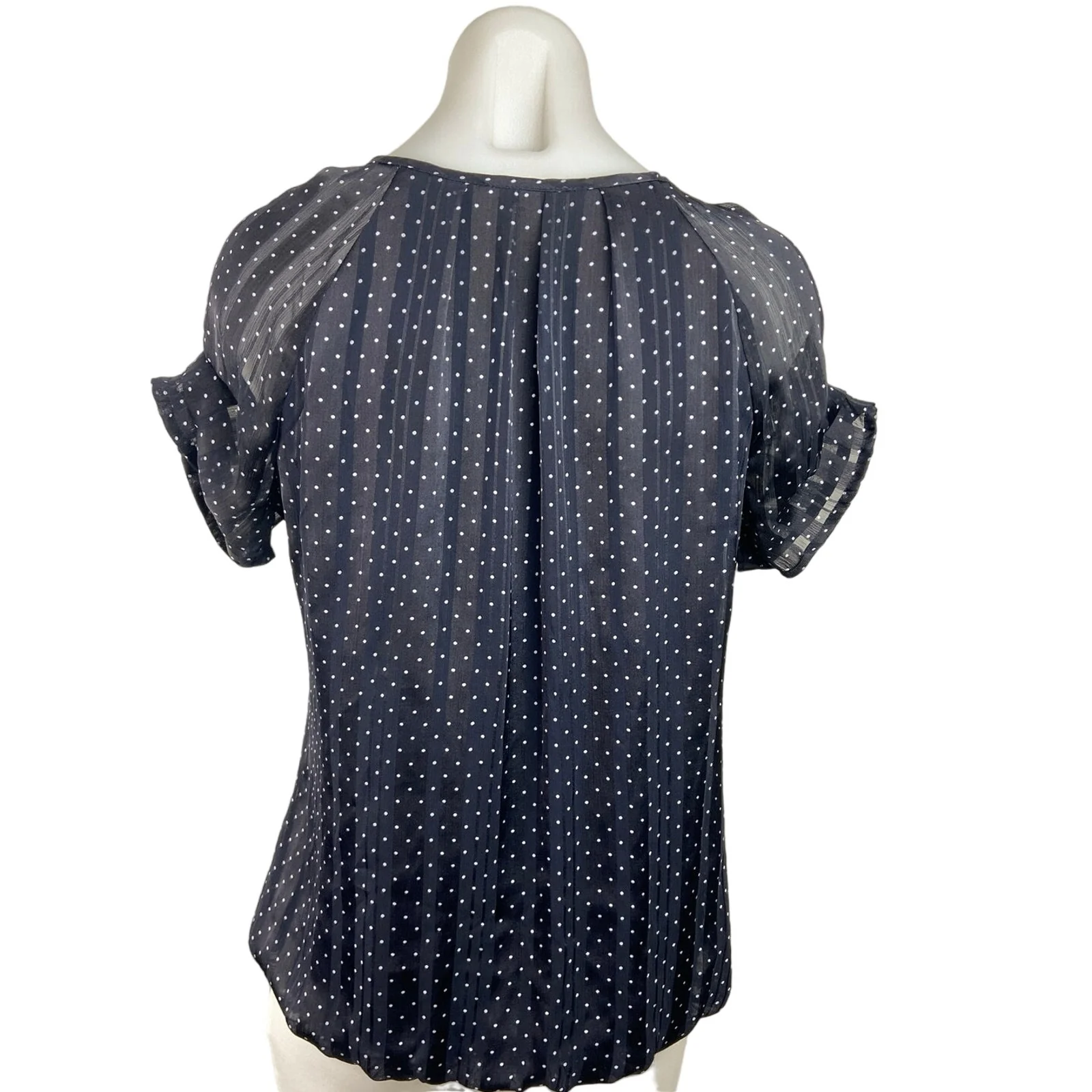 Roz & Ali Women's Blue Polka Dot Short Sleeve Scoop Neck Pleated Blouse Top Sz M - Image 2