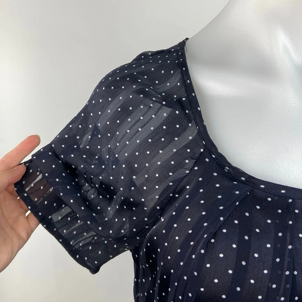 Roz & Ali Women's Blue Polka Dot Short Sleeve Scoop Neck Pleated Blouse Top Sz M - Image 3