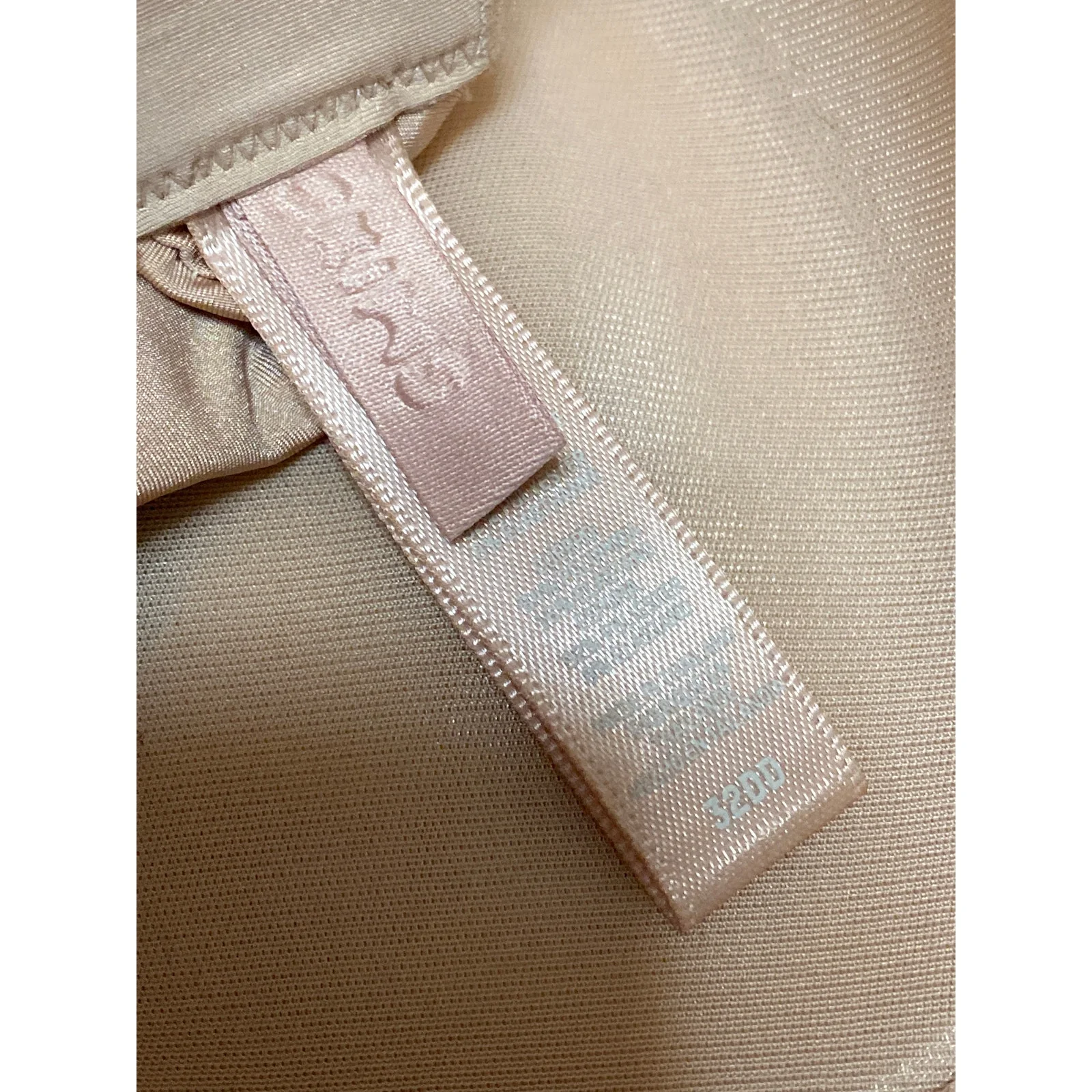 Skims Weightless Nude Tan Medium Coverage Adjustable Underwire Demi Bra 32DD - Image 4