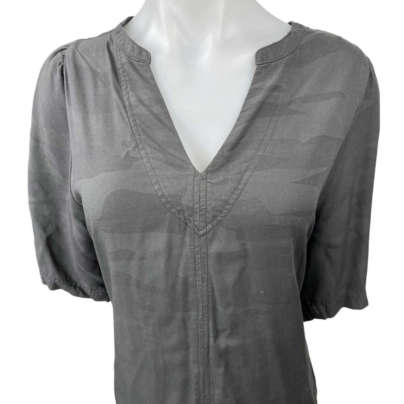 Splendid Gray Camo Camouflage Split V-neck Short Sleeve Mini Shift Dress Size L - Image 3