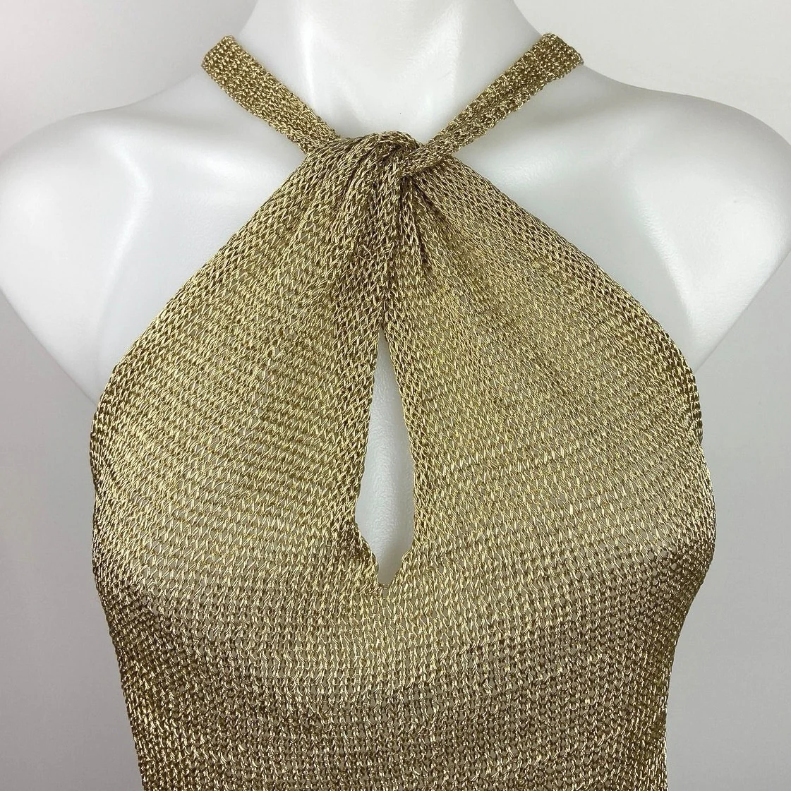 Superdown Gold Metallic Keyhole Cutout Pullover Marianna Halter Crop Top Size L - Image 3