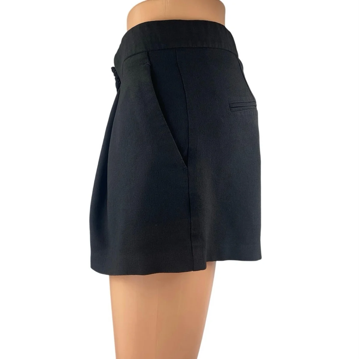 Theory Tohni Rosina Black High Waisted Pleated Crepe Straight Mini Shorts Size 2 - Image 2