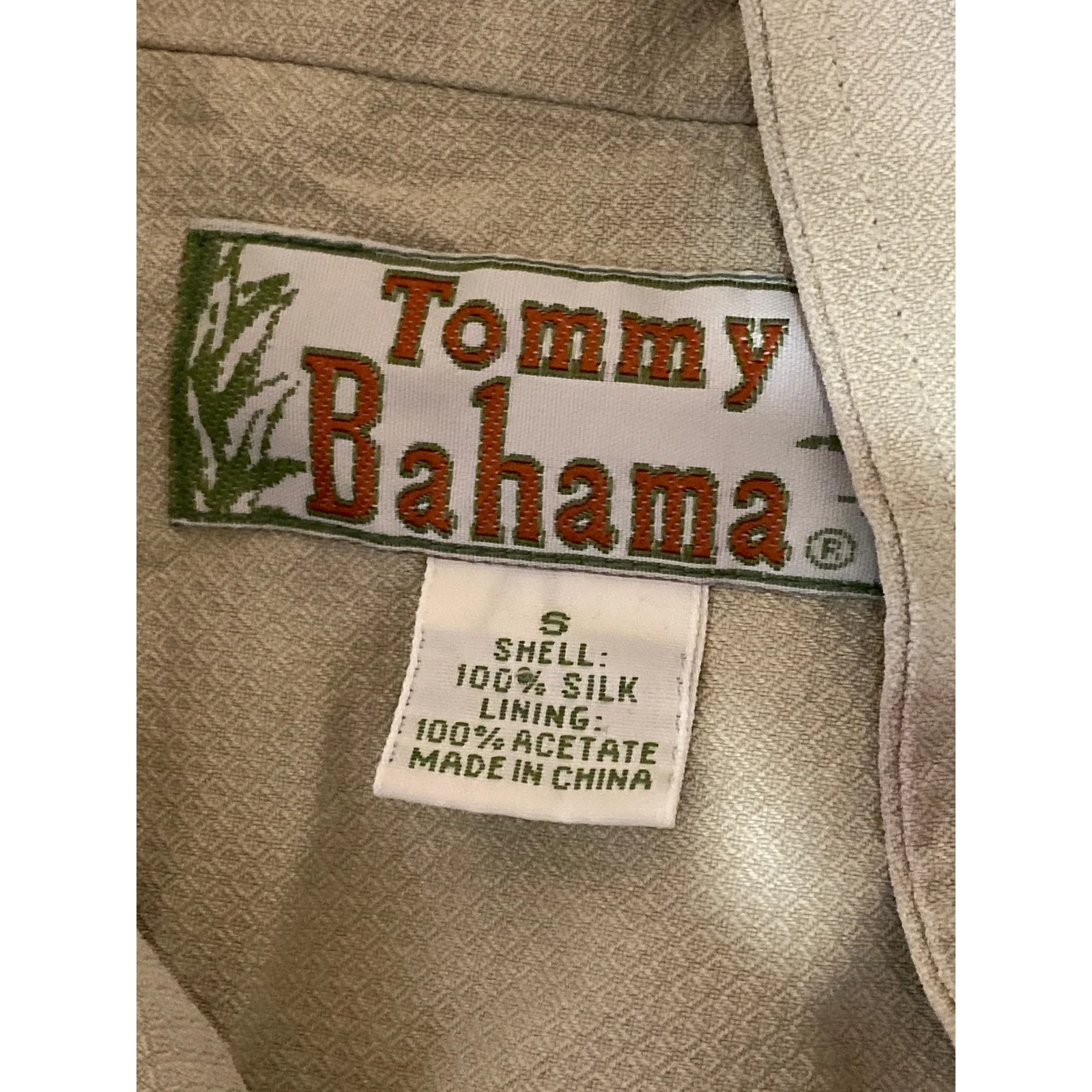 Tommy Bahama Women's Green 100% Silk Long Sleeve Button Down Shirt Top Size S - Image 3