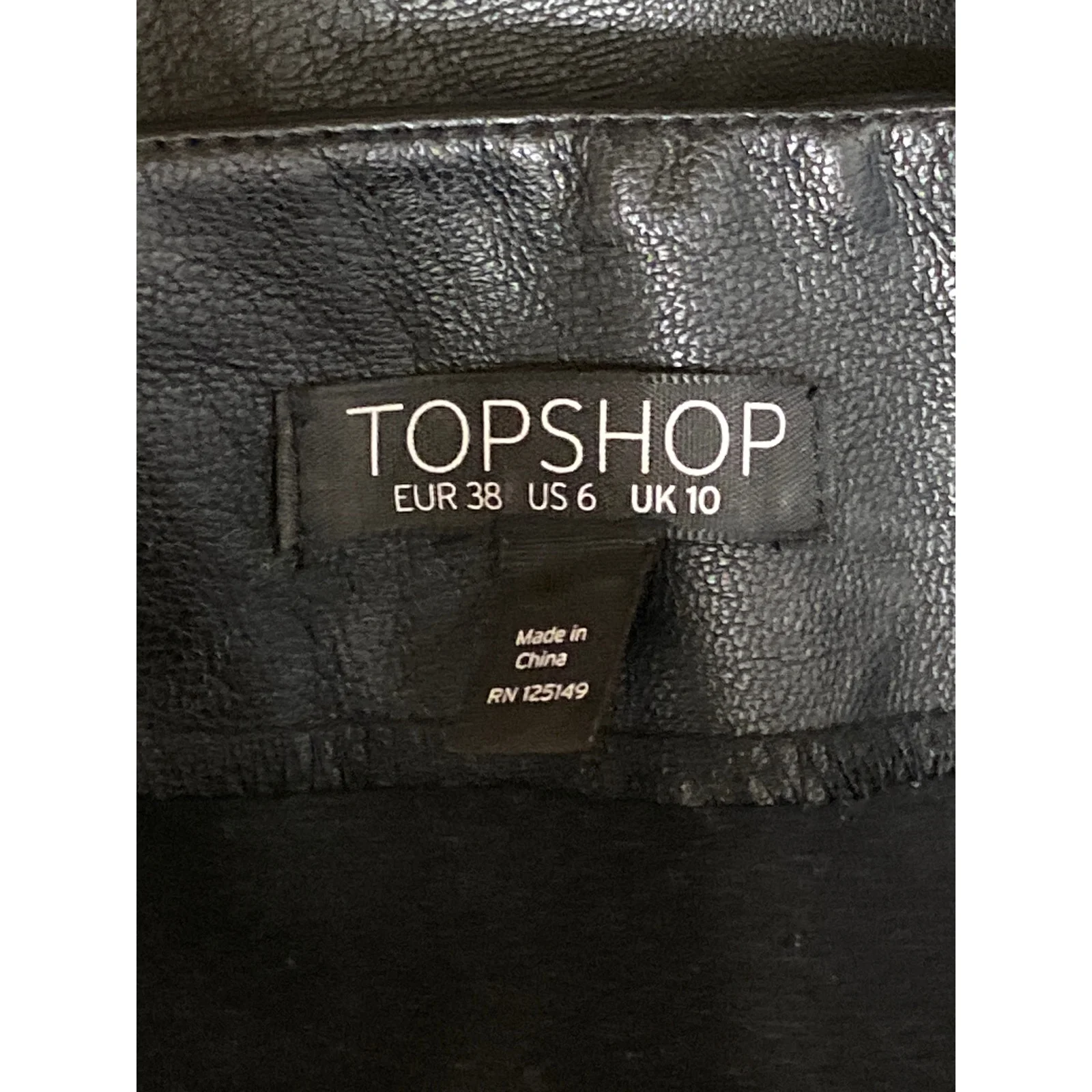 Topshop Women's Black Faux Vegan Leather Zip Up Belted Mini A-Line Skirt Size 38 - Image 4