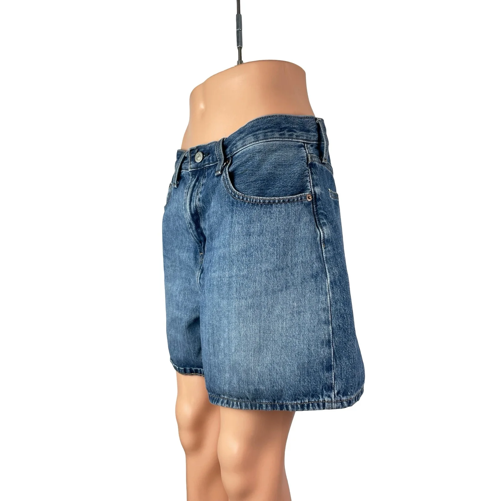Uniqlo Women's Blue High Rise Bermuda Mom Boyfriend Denim Jean Shorts Size 29 - Image 2