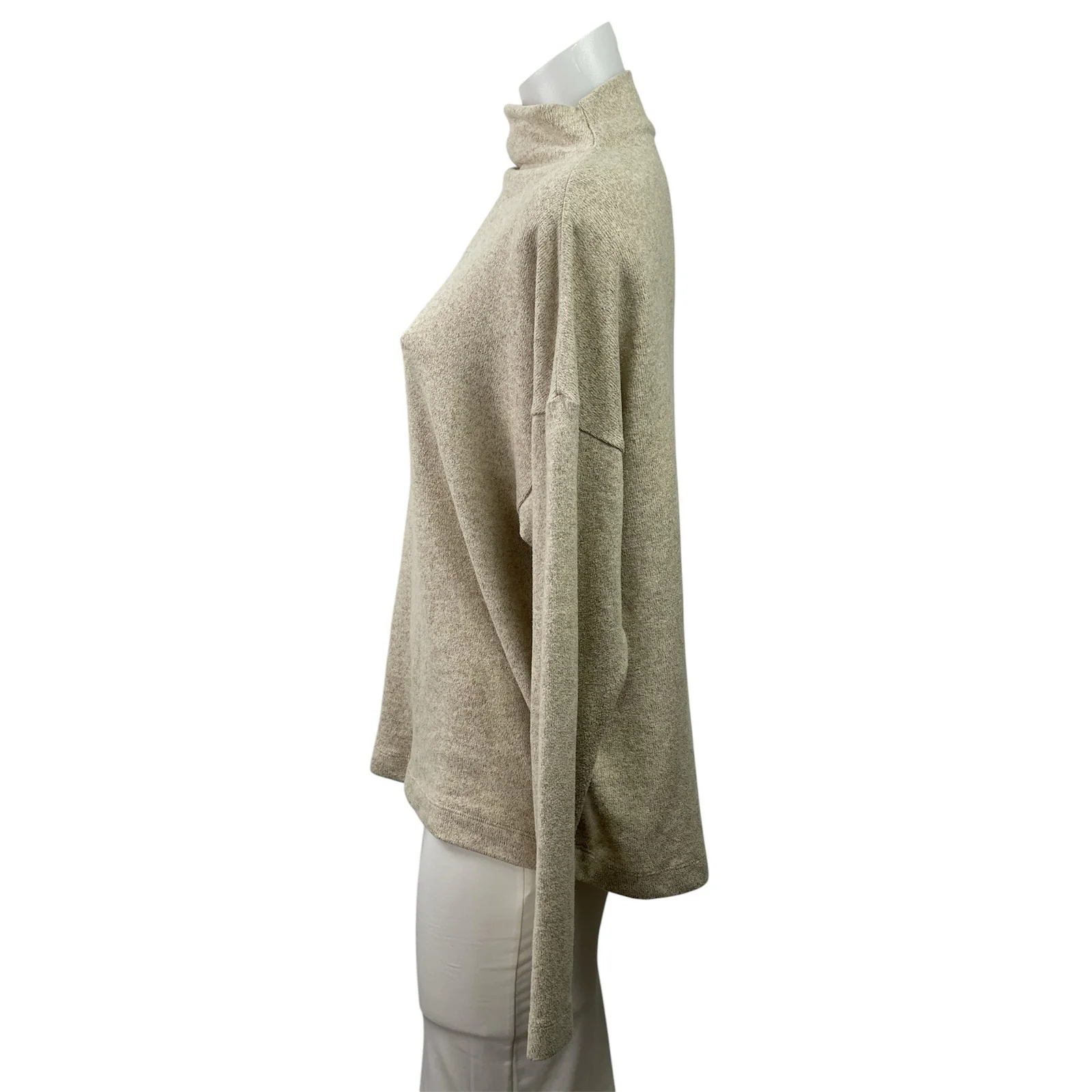 Uniqlo Women's Cream Tan Knit Turtle Neck Long Sleeve Pullover Sweater Top Sz M - Image 2